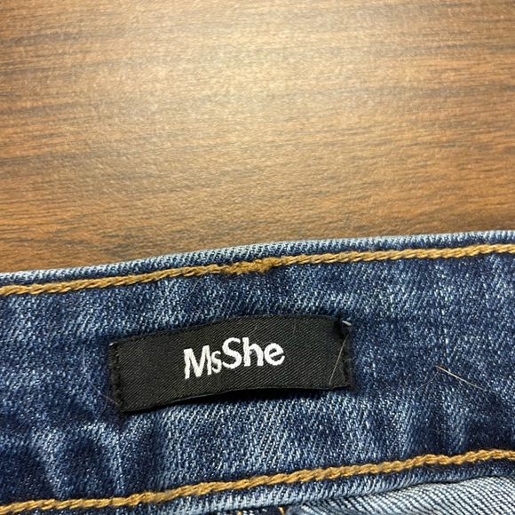 Ms. She Jean shorts with paint splattered designs. Size 22 - Picture 2 of 4